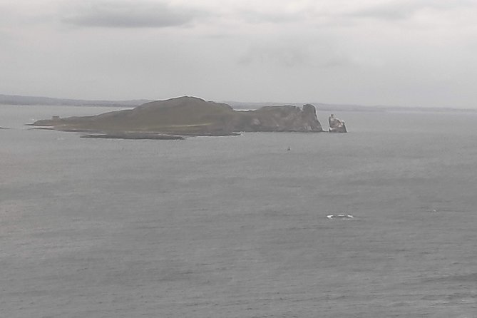 Howth Hiking Trail from Dublin: Mythology and Legend - Howth Cliffs and the Baily Lighthouse Photo Moment