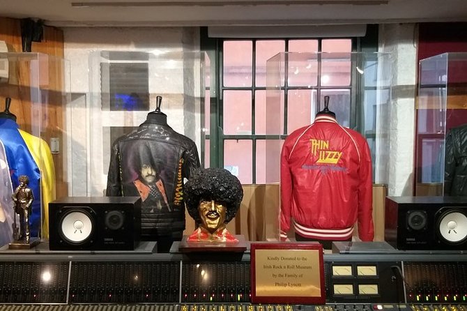 Irish Rock 'N' Roll Museum Experience Dublin - Tour guides matter, and the best ones bring the scene to life