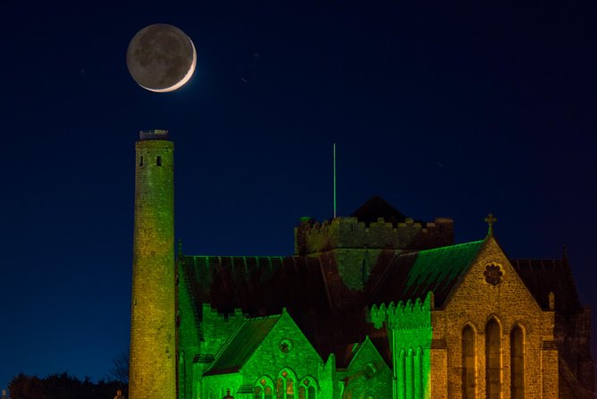 Kilkenny city tour in German. - St. Canice’s Round Tower, Black Abbey, and St. Mary’s Cathedral in one church-focused loop