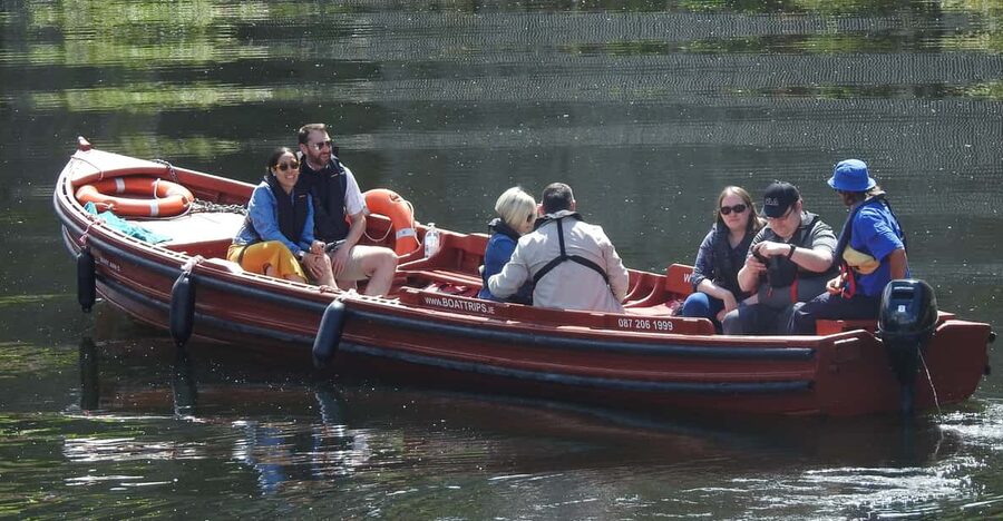 Kilkenny: Guided City Boat Tour with Kilkenny Castle Views - Upstream Story Mode: WW1 Memorial, St Canice’s Cathedral, and Round Tower