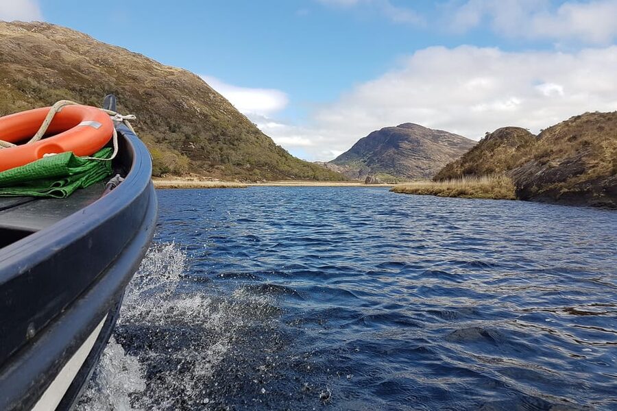 Killarney: Gap of Dunloe Pony, Trap & Traditional Boat Tour - The open-boat cruise: 3 lakes, Innisfallen Island, and Ross Castle back again