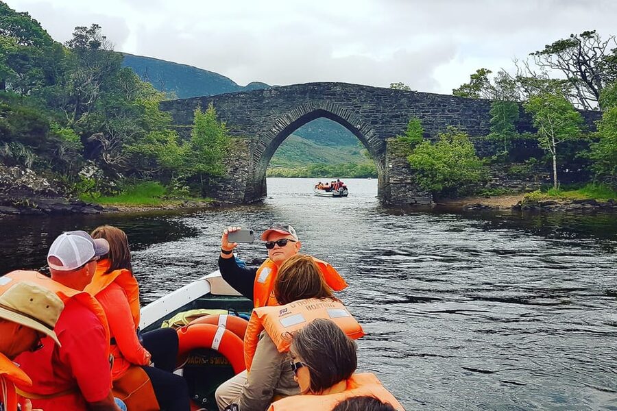 Killarney: Gap of Dunloe Pony, Trap & Traditional Boat Tour - The 10:10 AM Ross Castle start, and how transfers shape your day