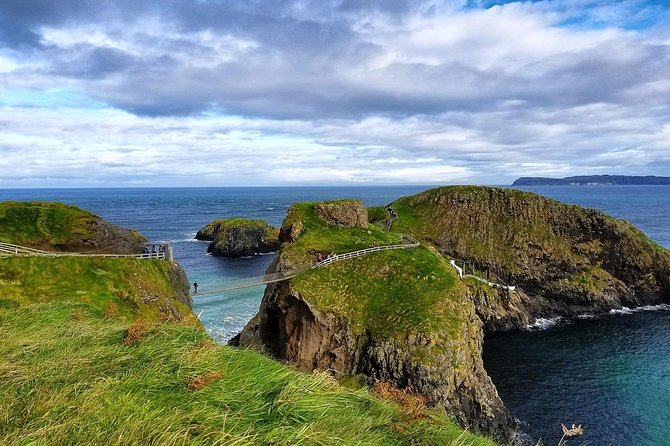 Northern Ireland Including Giant's Causeway Rail Tour from Dublin - Dunluce Castle Photo Stop: 10 Minutes Over the Cliff