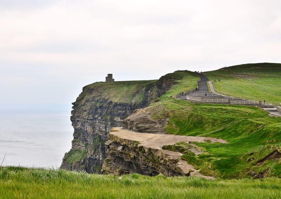 Private Cliffs of Moher Day Tour - Door-to-door pickup in a deluxe vehicle, plus bottled water