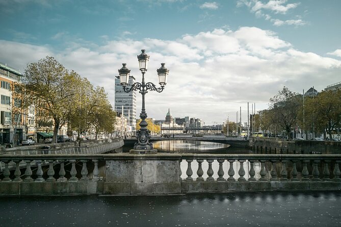 Self-Guided Scavenger Hunt: Dublin Adventure - Ha’penny Bridge: The Place That Makes the Hunt Feel Like Dublin