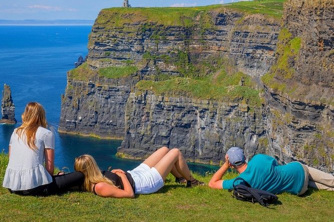 Shore Excursion Cliffs of Moher explorer tour, Wild Atlantic Way from Galway - Getting out of Galway: the 9:00 departure and the route rhythm