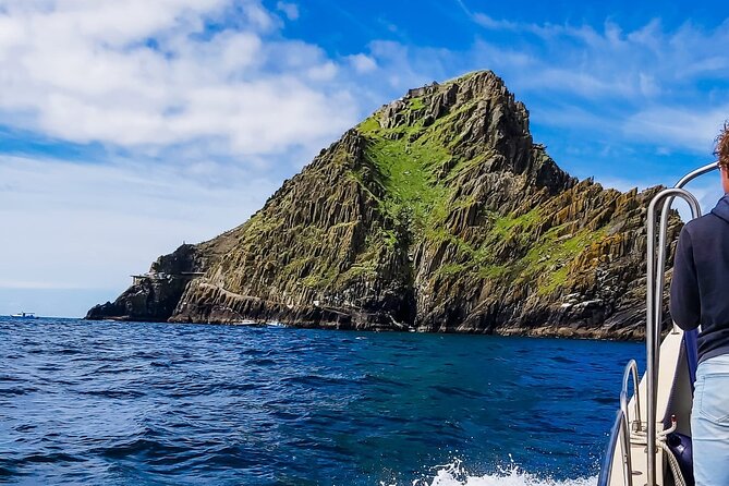 Skellig Michael : Ultimate Skellig Coast Tour with AquaTerra - Bray Head Tower viewpoint: Napoleon-era stone with a coastal story