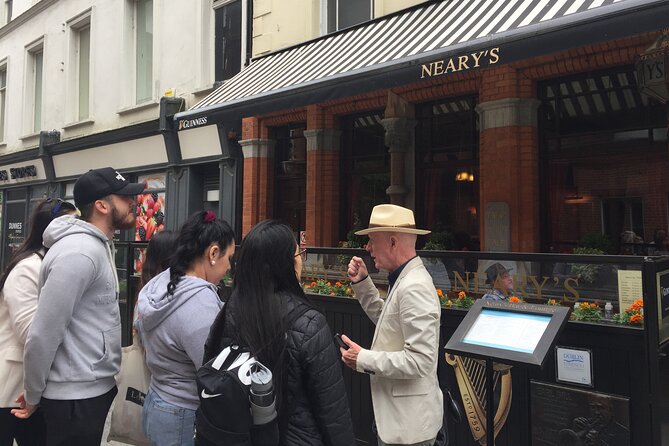 Small Group-Dublin Walking Tours - OConnell Bridge and the 1916 Easter Rising viewpoint