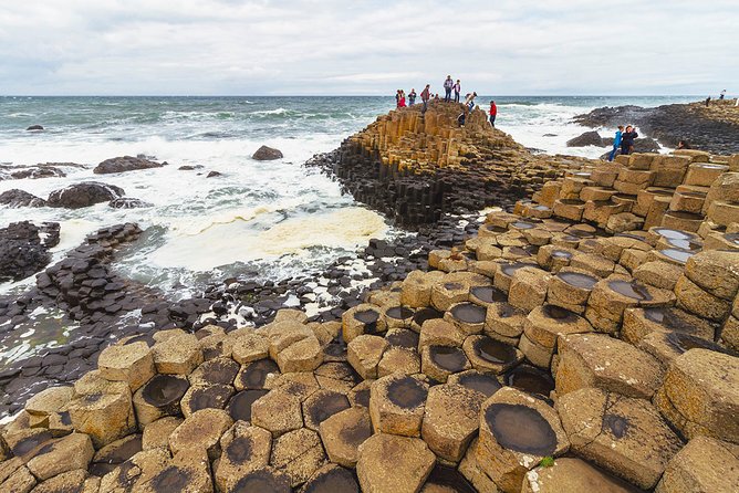 Spanish Belfast And Giants Causeway Tour - Who should book this tour, and who might not love it