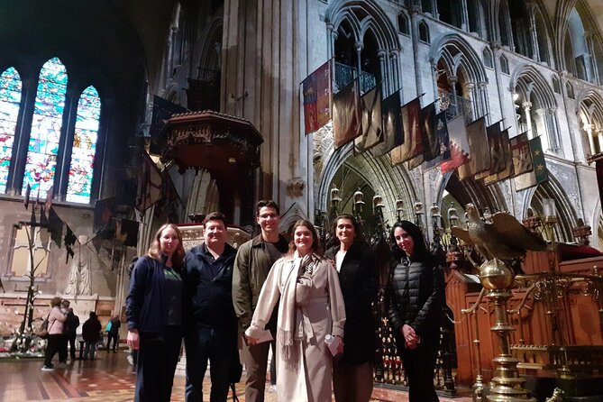 St Patrick's Cathedral, Book of Kells and Dublin Castle Tour - Molly Malone statue: A quick detour that hits Dublin’s pop culture