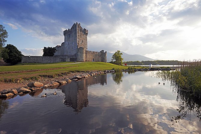 The Classic Ring of Kerry & Skellig Ring Tour - Hotel pickup in Killarney, plus a comfortable ride for 7 to 8 hours