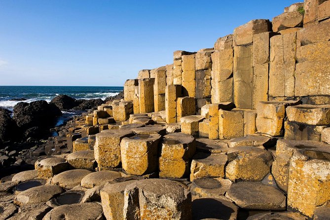 The Giant's Causeway, Dunluce Castel and Belfast - Spanish guide - Giants Causeway hexagons: timing your walk and lunch break