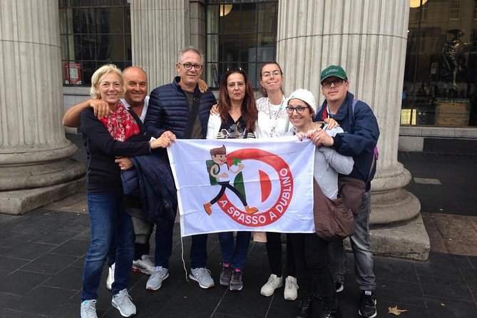 Tour a piedi di Dublino in Italiano - Trinity College Dublin: the university landmark stop that sets context