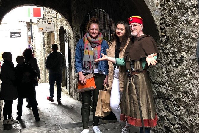Walk the Medieval Mile with Pat - Practical tips so you enjoy every minute