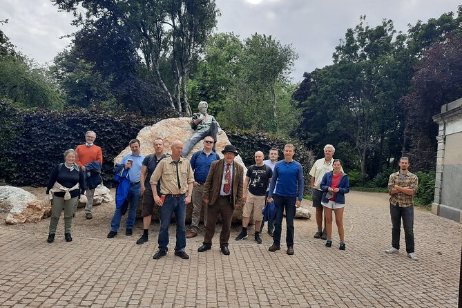 Walking tour in Merrion Square Park with a pint of Guinness Dublin Rogues Tour - The Guinness Chapter at O’Donoghue’s Pub